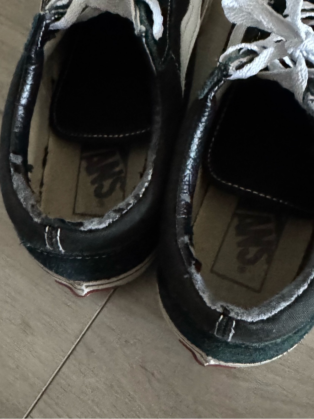 Vans - Picture 4 of 6